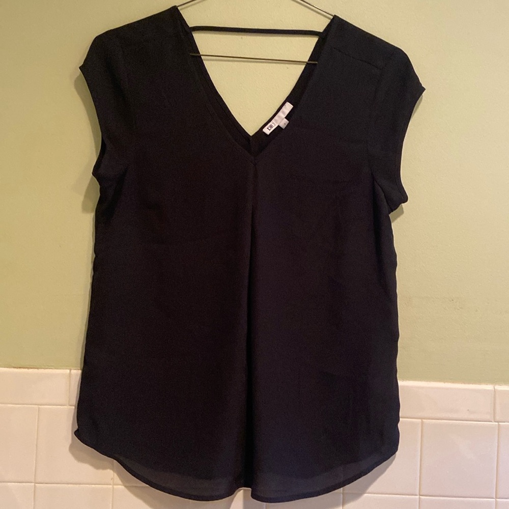❤️ DR2 by Daniel rainn V- neck woven blouse size small